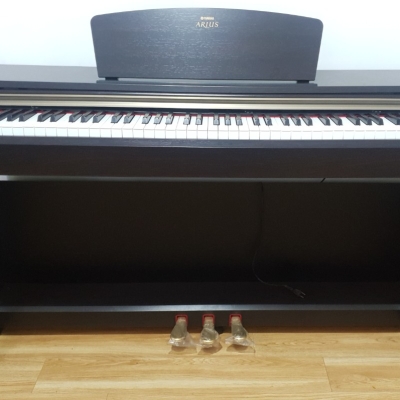 ĐÀN PIANO YAMAHA YDP 151