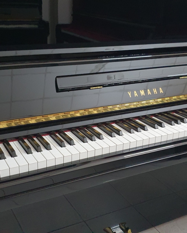 ĐÀN PIANO YAMAHA U3F