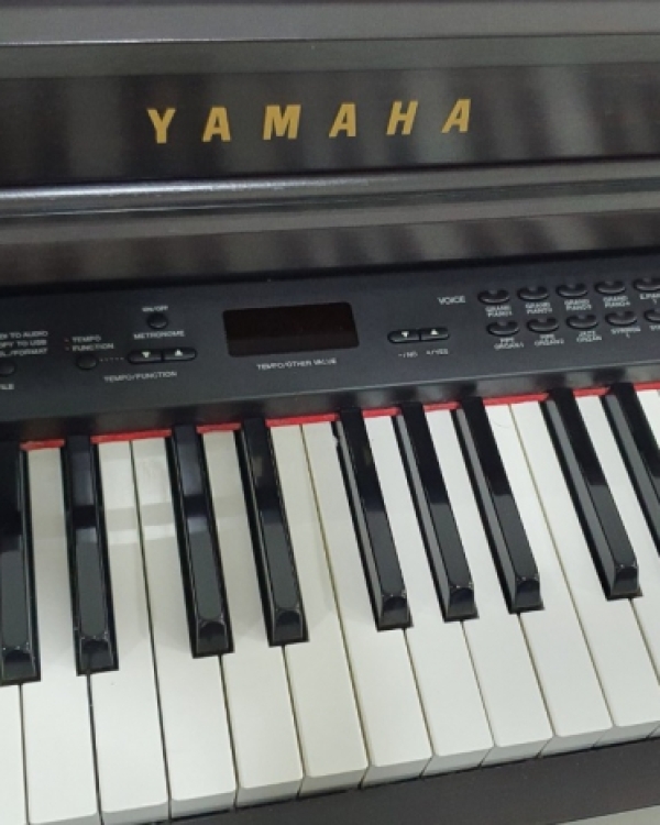 YAMAHA CLP 430
