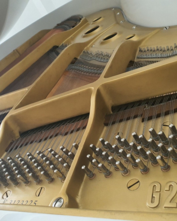 ĐÀN G2E GRAND PIANO