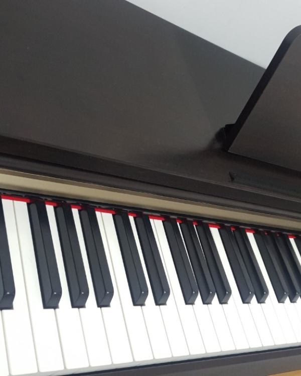 ĐÀN PIANO YAMAHA YDP 161 