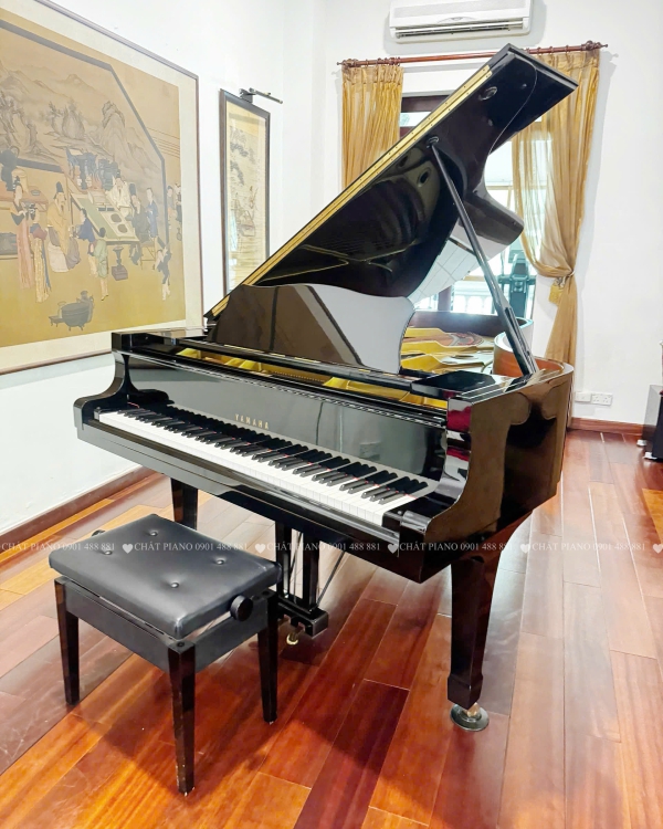 GRAND PIANO YAMAHA C7
