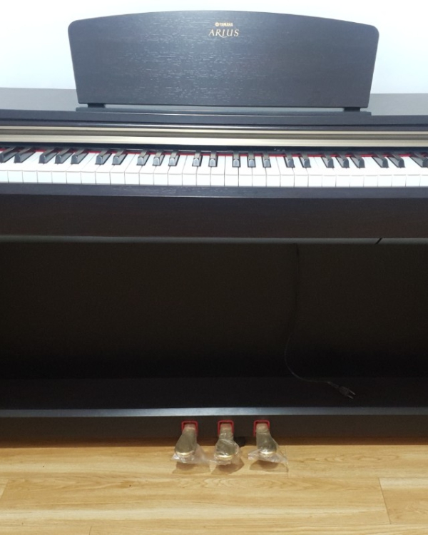 ĐÀN PIANO YAMAHA YDP 151