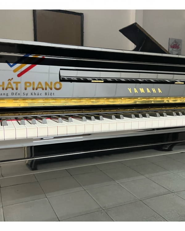 YAMAHA U30BL