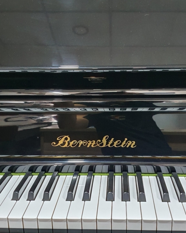 Piano Bernstein Bu350