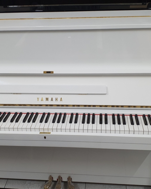 Yamaha U1F
