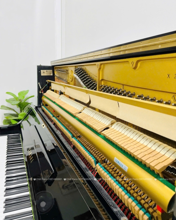 ĐÀN PIANO CƠ YAMAHA UX