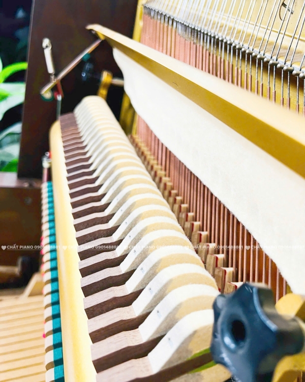 ĐÀN PIANO YAMAHA W102B